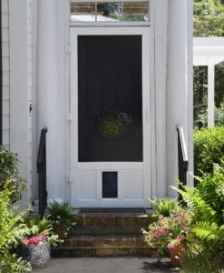 Chesapeake Vinyl Screen Door with Medium Pet Door