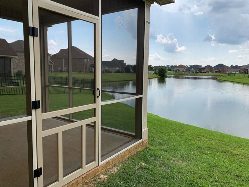 Beige Screen Tight Cap and Creekside Door