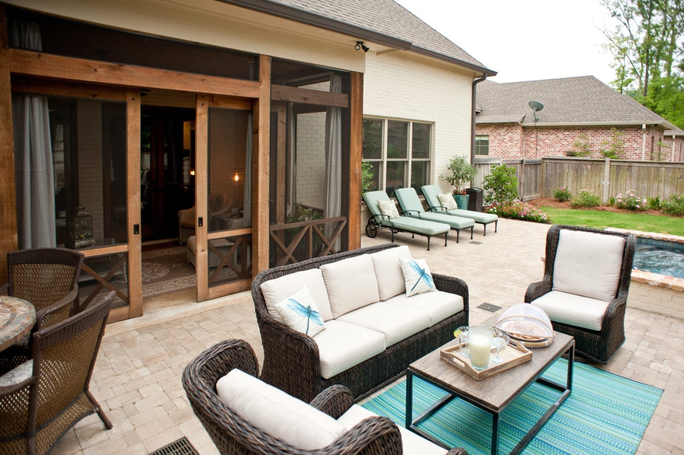 Stylish Screened-In Patio